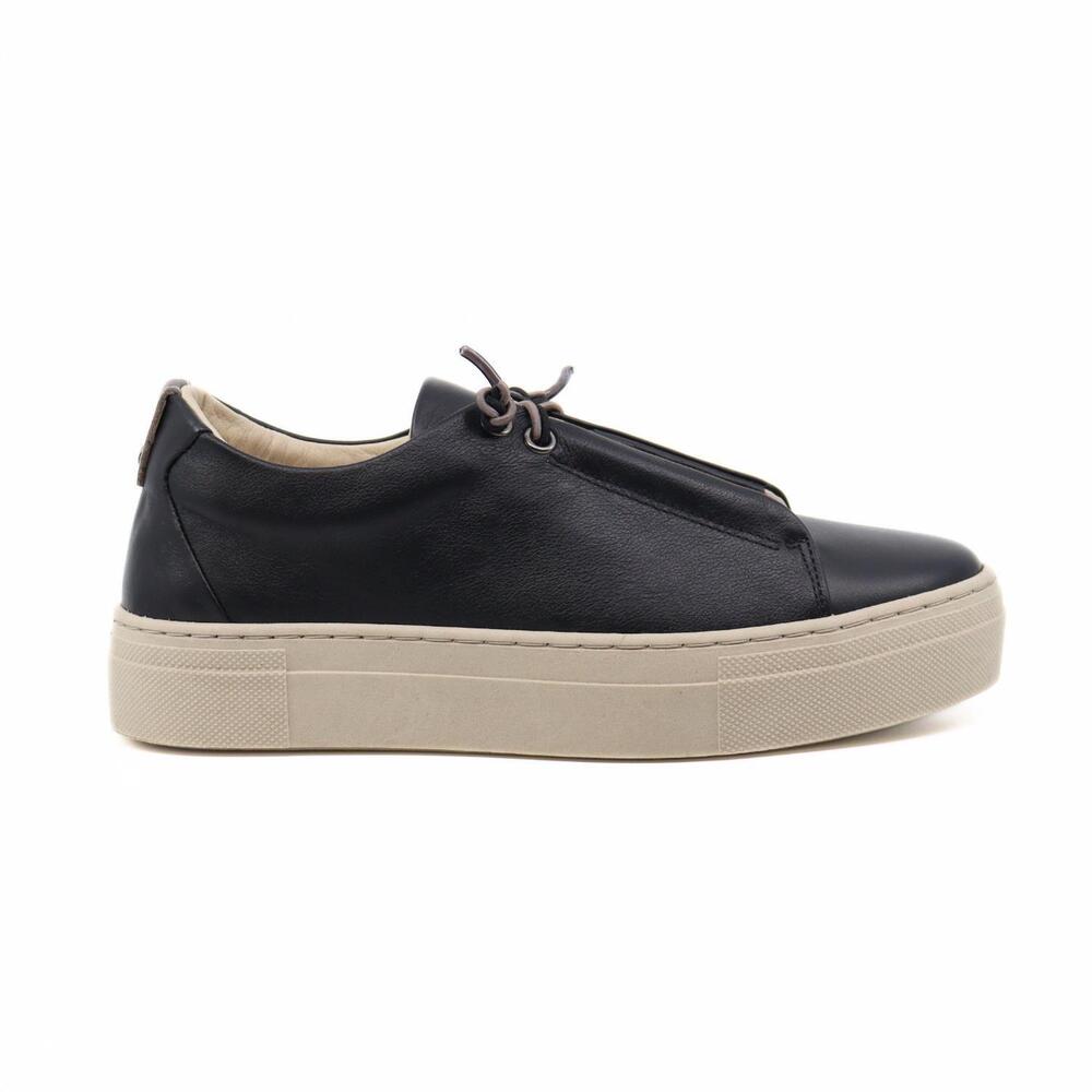 NEW ATELIERS women's versa leather sneaker in black